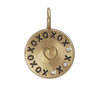 XOXO Wreathed Round Charm